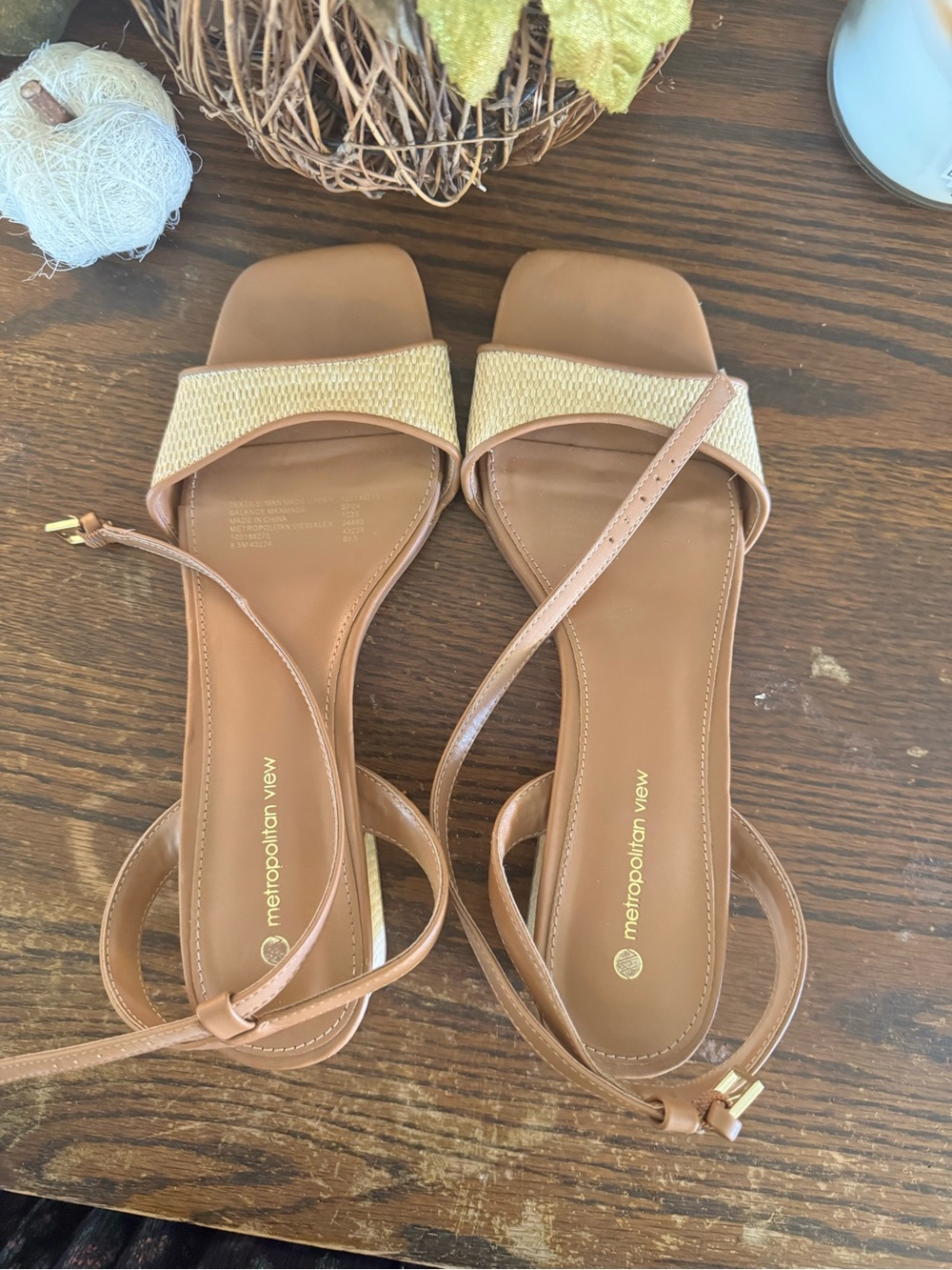 Metropolitan View Women's Tan and Cream Ankle-Tie Flat Sandals